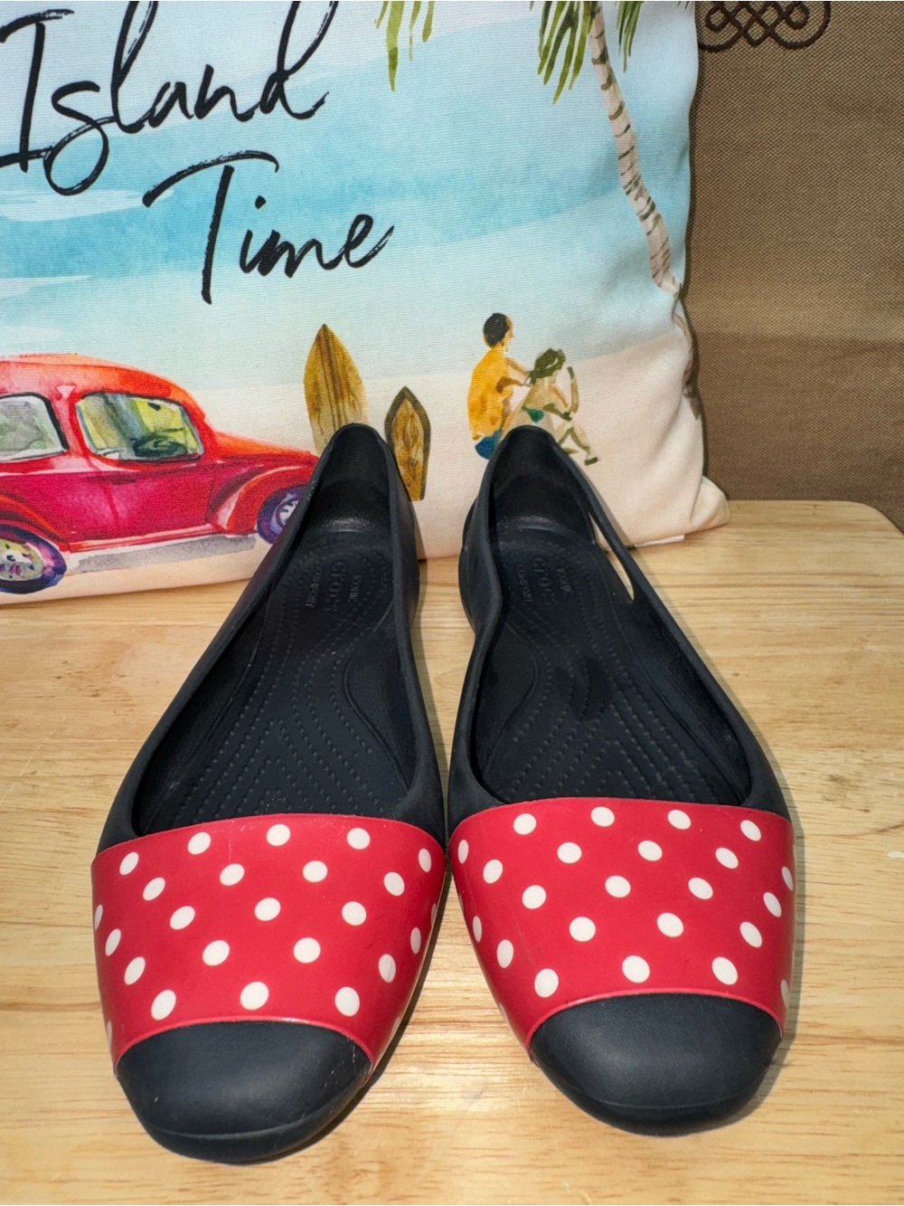 Crocs Women'S Sienna Minnie Mouse Flats Shoes In Black/Red Size 8 - Picture 3 of 10